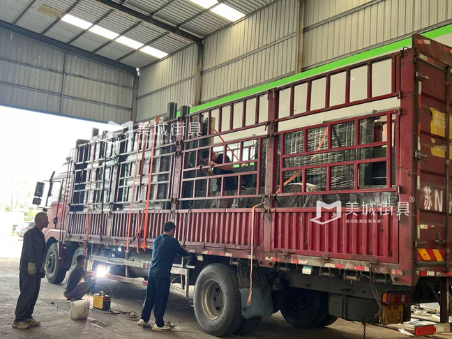 候車(chē)亭公交站臺(tái)